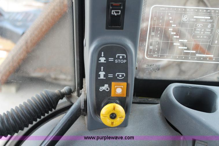 image for item G8208 2000 New Holland TS100 tractor