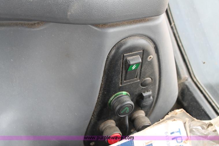 image for item G8208 2000 New Holland TS100 tractor