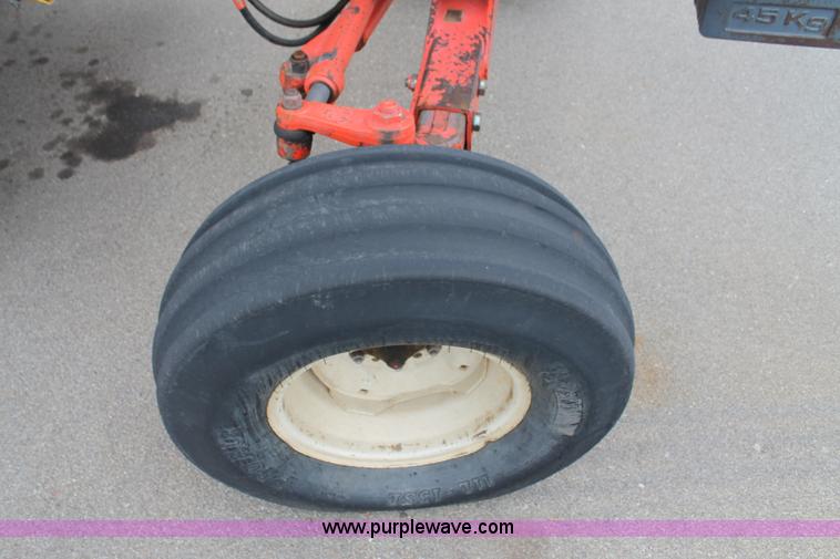 image for item G8208 2000 New Holland TS100 tractor