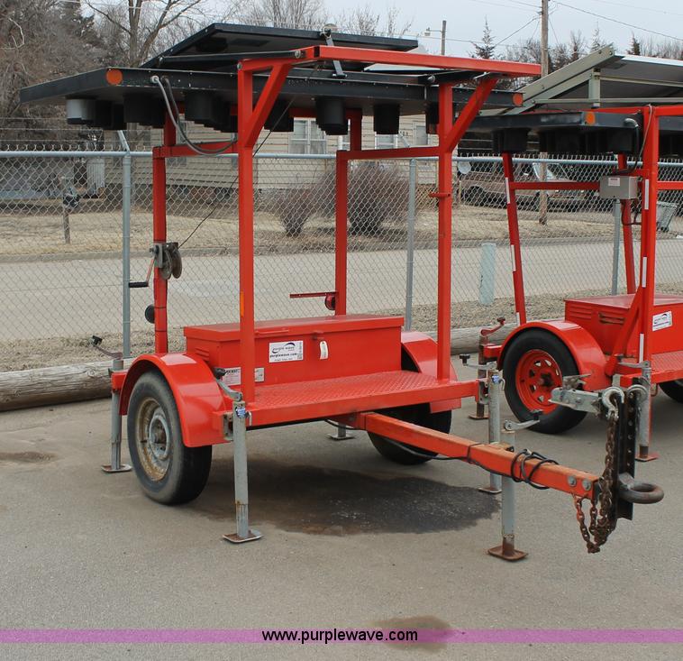 image for item G8214 2000 Ver-Mac VM4825 arrow board trailer