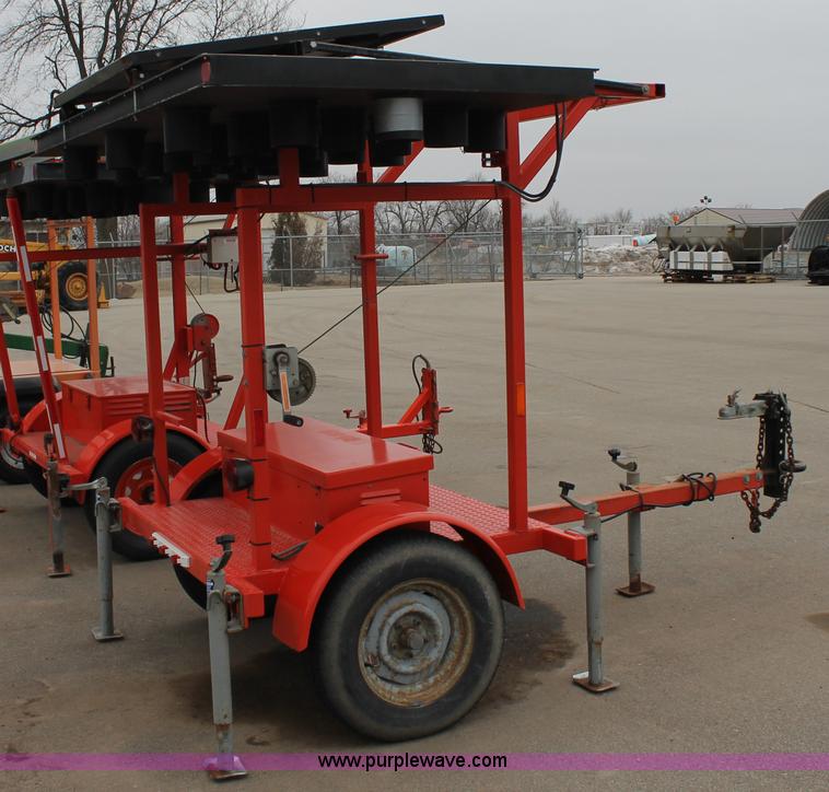 image for item G8214 2000 Ver-Mac VM4825 arrow board trailer