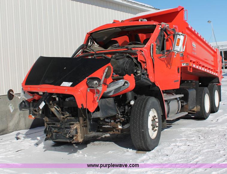 image for item G8216 2009 Sterling L7500 dump truck