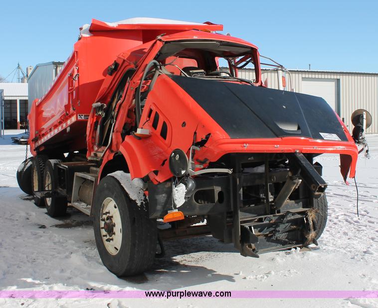 image for item G8216 2009 Sterling L7500 dump truck