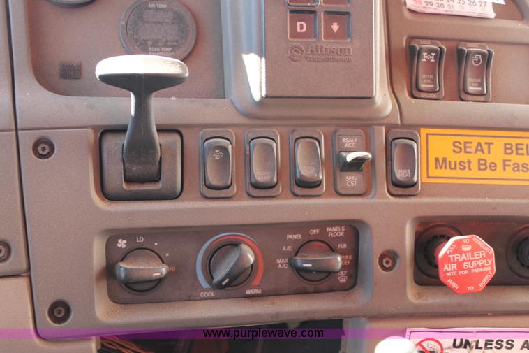 image for item G8216 2009 Sterling L7500 dump truck