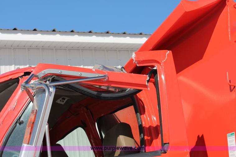 image for item G8216 2009 Sterling L7500 dump truck