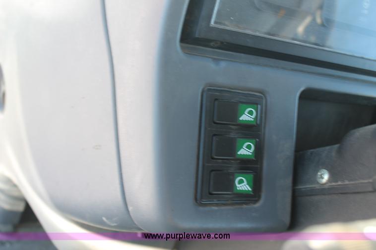 image for item G8217 2002 New Holland TS100 tractor