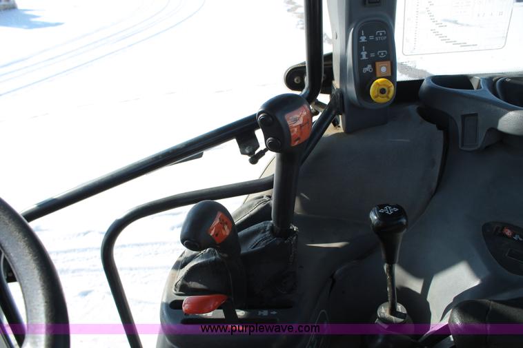 image for item G8217 2002 New Holland TS100 tractor