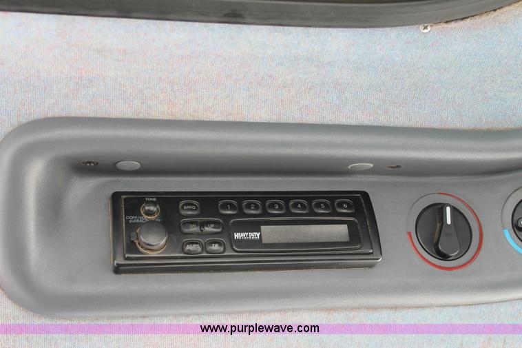 image for item G8217 2002 New Holland TS100 tractor