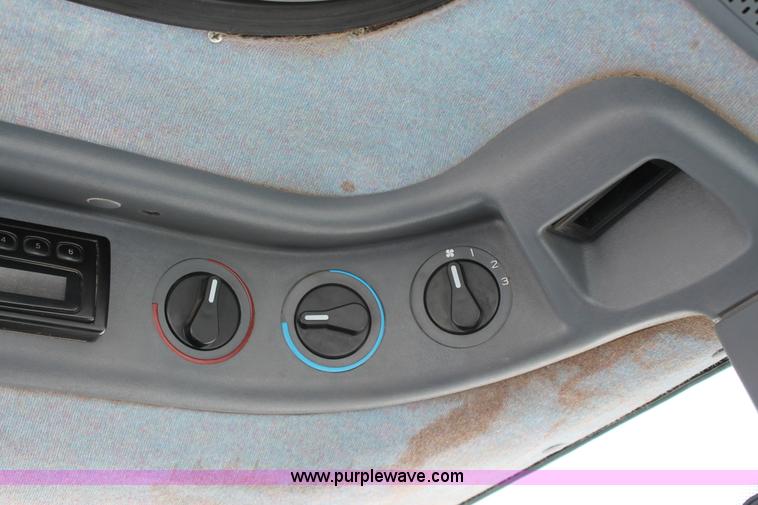 image for item G8217 2002 New Holland TS100 tractor