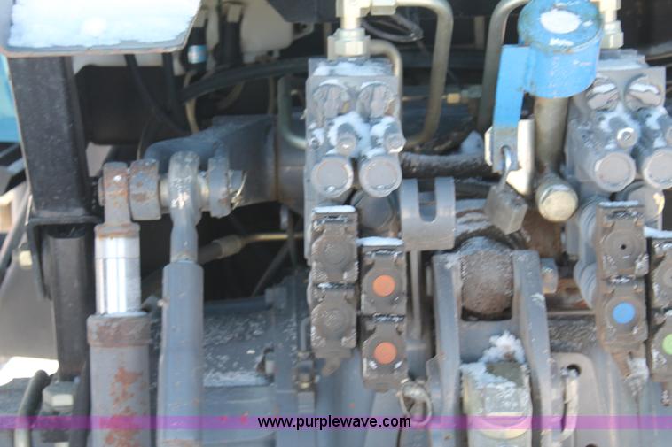 image for item G8217 2002 New Holland TS100 tractor