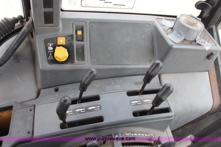 image for item H1488 1996 New Holland 6640SL tractor