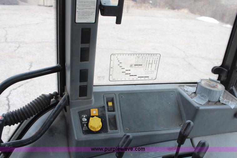 image for item H1488 1996 New Holland 6640SL tractor