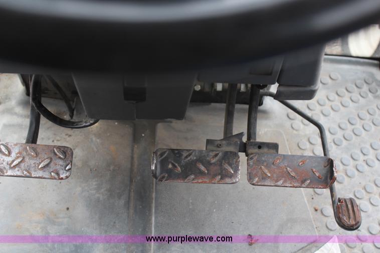 image for item H1488 1996 New Holland 6640SL tractor