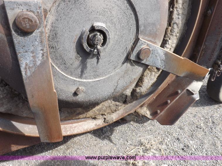 image for item I9092 2005 Land Pride RCB6015 rotary mower