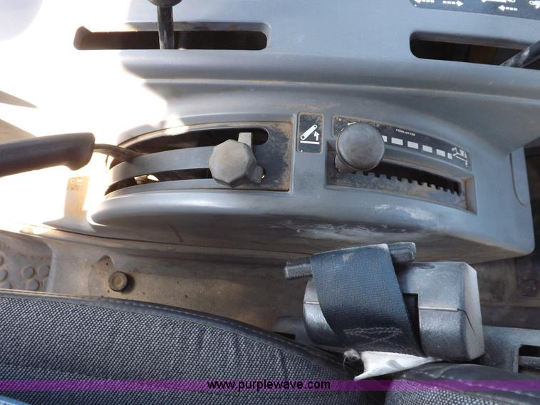 image for item I9100 1997 New Holland 7740SL MFWD tractor