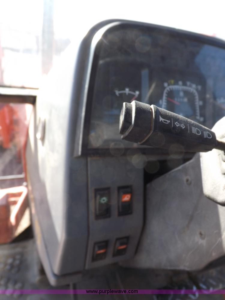 image for item I9101 1997 New Holland 7740SL MFWD tractor