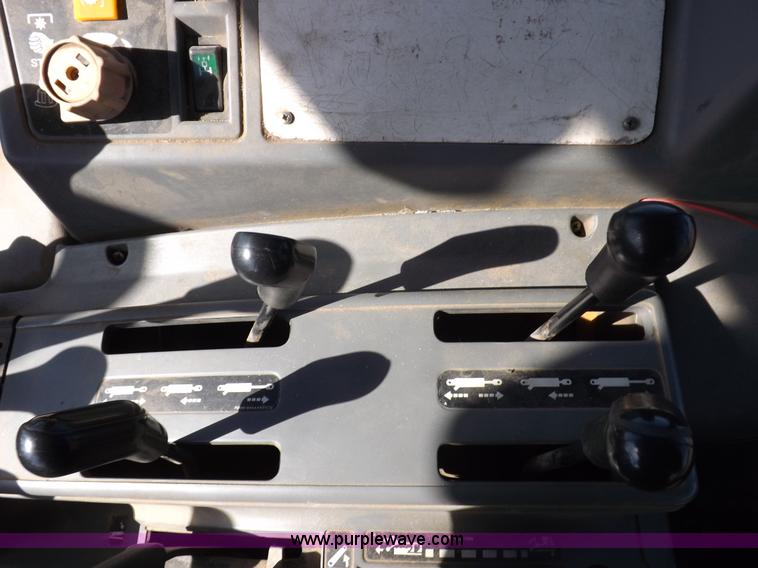 image for item I9101 1997 New Holland 7740SL MFWD tractor