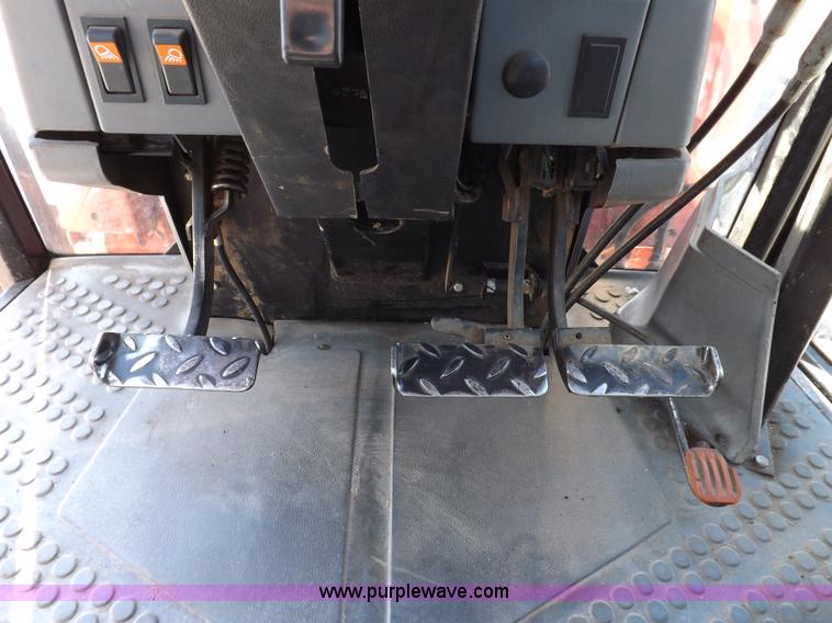 image for item I9101 1997 New Holland 7740SL MFWD tractor