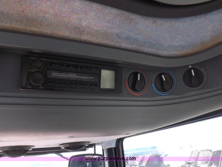 image for item I9101 1997 New Holland 7740SL MFWD tractor