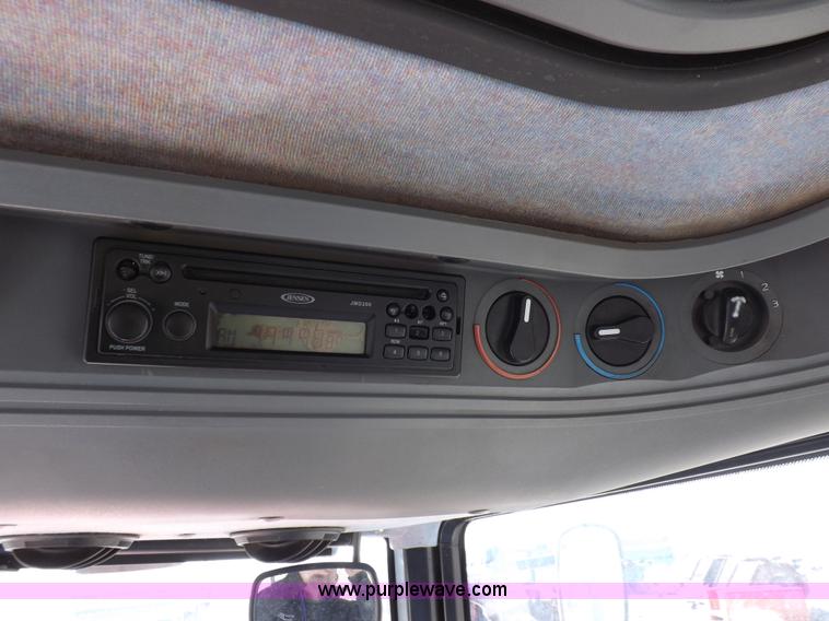 image for item I9102 1997 New Holland 7740SL MFWD tractor