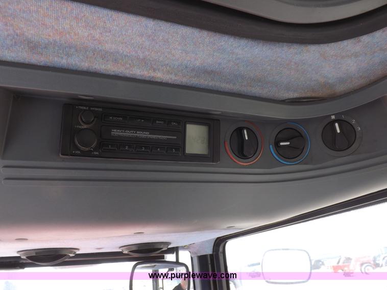 image for item I9104 1997 New Holland 7740SL MFWD tractor