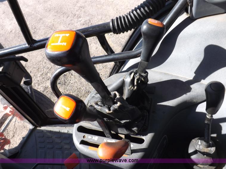 image for item I9105 1999 New Holland TS100 tractor