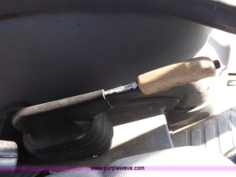 image for item I9105 1999 New Holland TS100 tractor