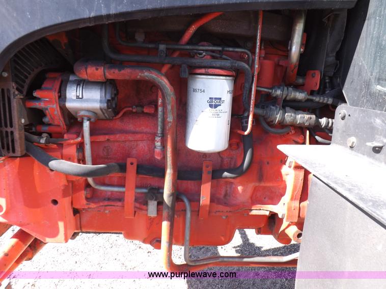 image for item I9105 1999 New Holland TS100 tractor