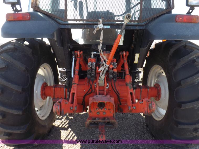 image for item I9105 1999 New Holland TS100 tractor