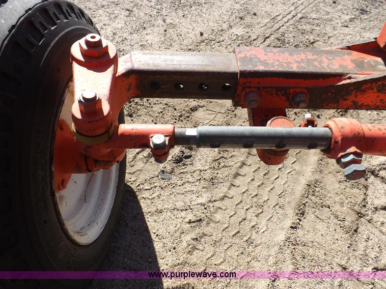 image for item I9105 1999 New Holland TS100 tractor