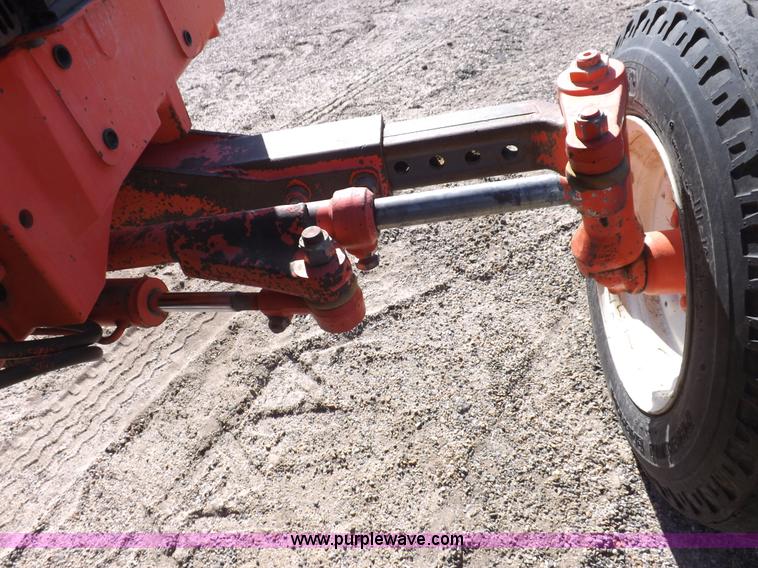 image for item I9105 1999 New Holland TS100 tractor