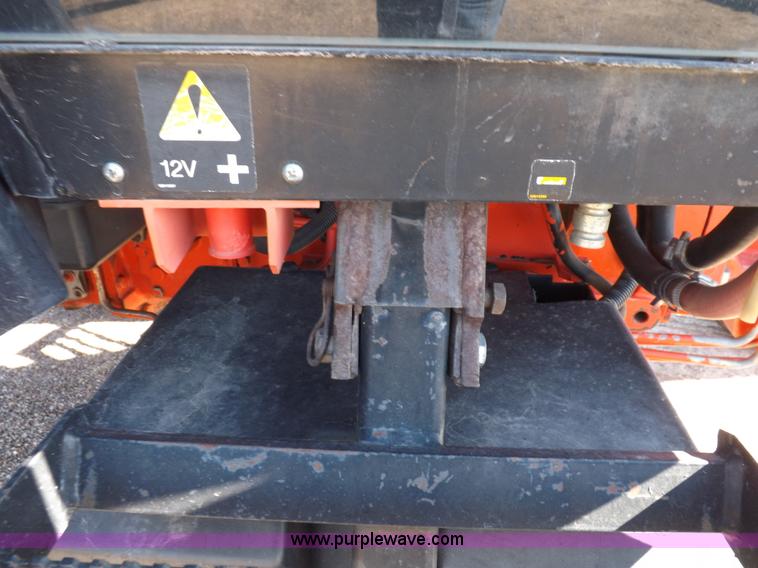 image for item I9105 1999 New Holland TS100 tractor