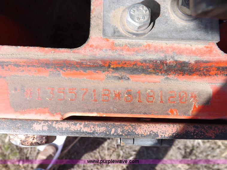 image for item I9105 1999 New Holland TS100 tractor