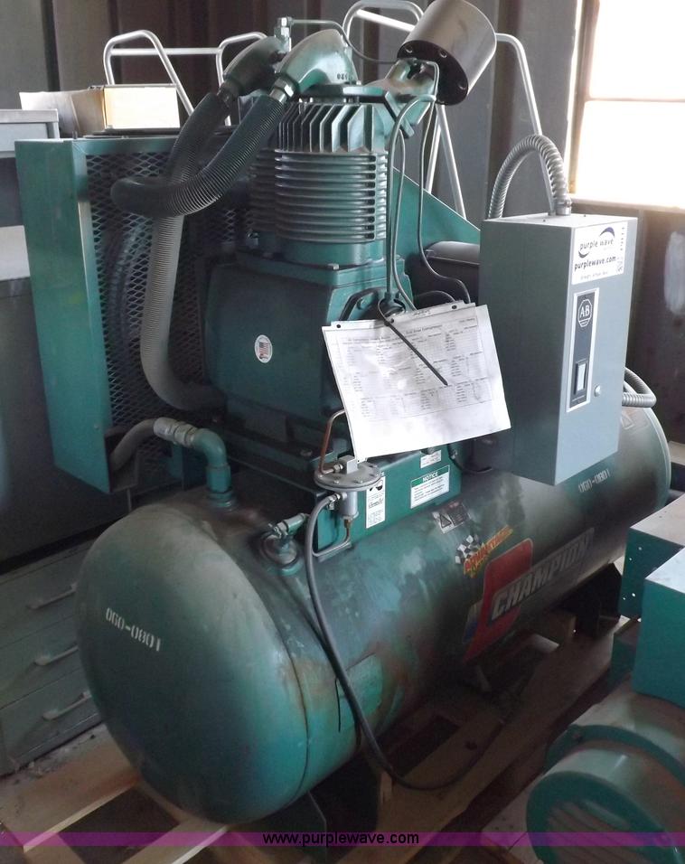 image for item I9114 2001 Champion HRA15-12 horizontal air compressor