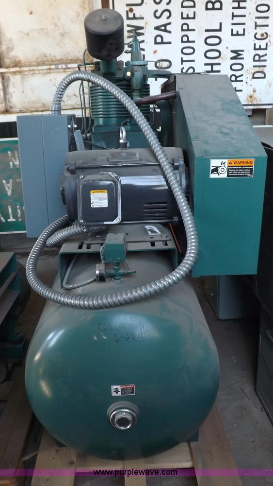 image for item I9114 2001 Champion HRA15-12 horizontal air compressor