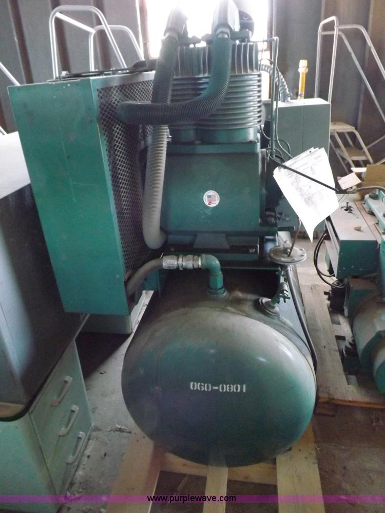 image for item I9114 2001 Champion HRA15-12 horizontal air compressor