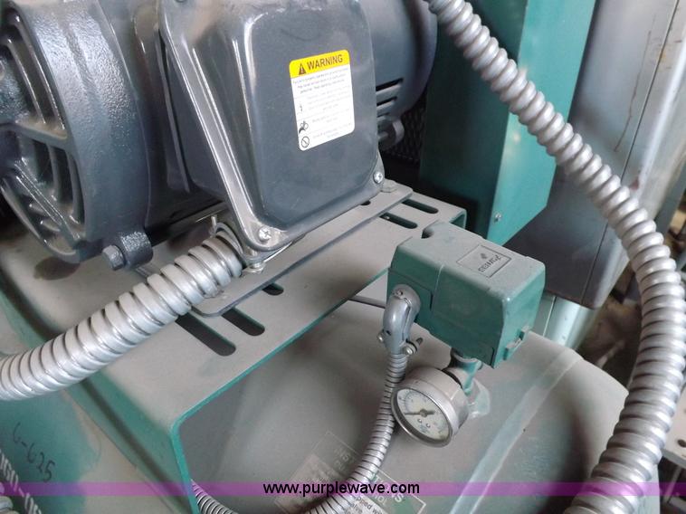 image for item I9114 2001 Champion HRA15-12 horizontal air compressor