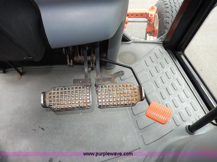 image for item I9350 1999 New Holland TS100 tractor