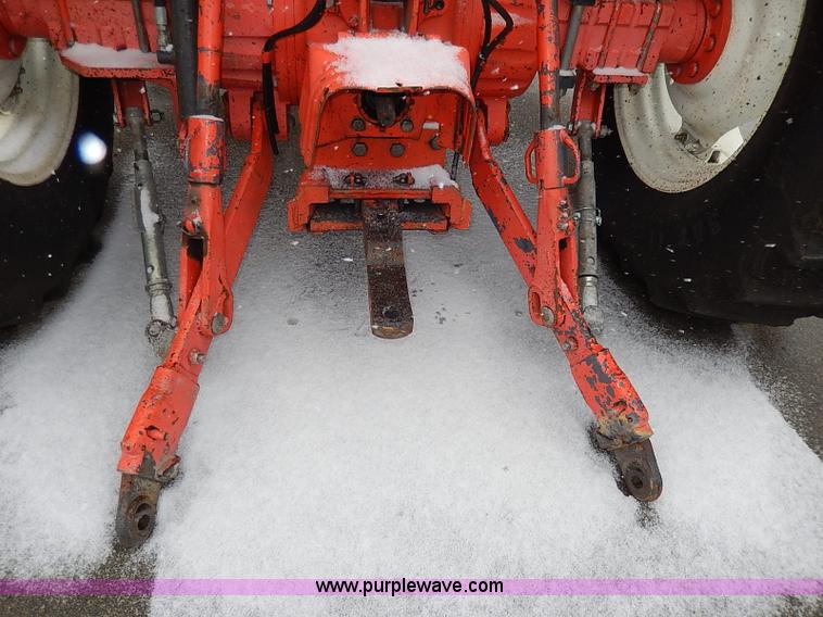 image for item I9350 1999 New Holland TS100 tractor