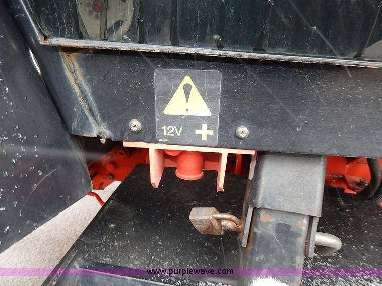 image for item I9350 1999 New Holland TS100 tractor