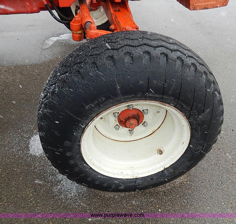 image for item I9350 1999 New Holland TS100 tractor