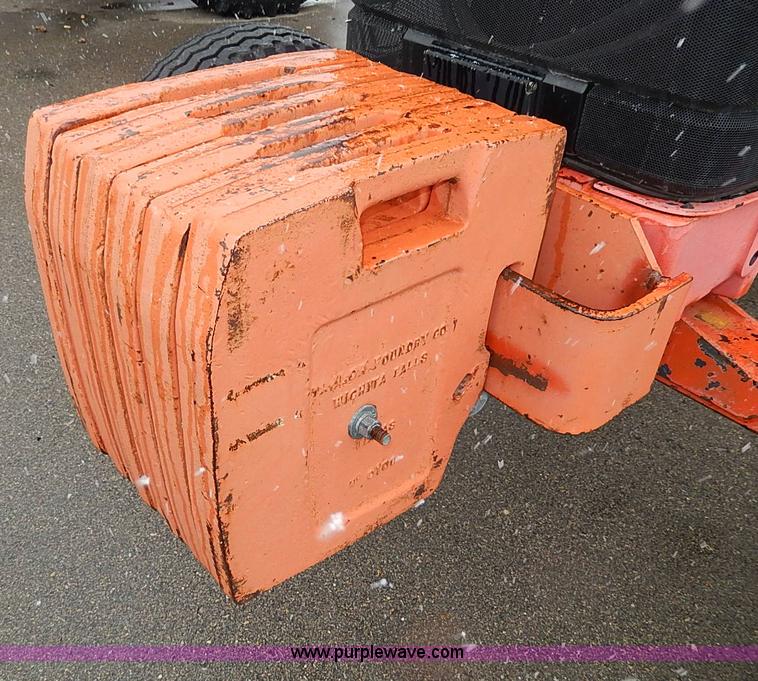 image for item I9350 1999 New Holland TS100 tractor