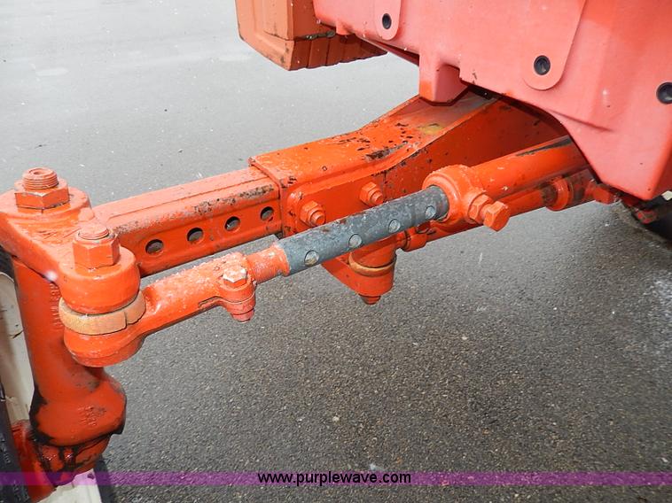 image for item I9350 1999 New Holland TS100 tractor