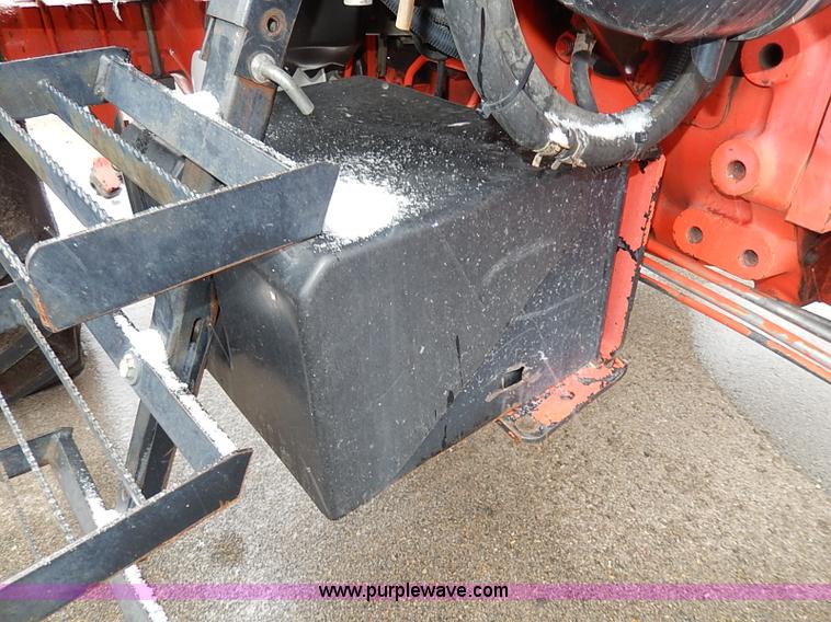 image for item I9350 1999 New Holland TS100 tractor