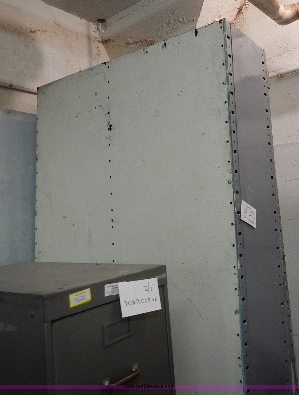 Assorted office furniture in Topeka, KS Item AM9466 sold Purple Wave