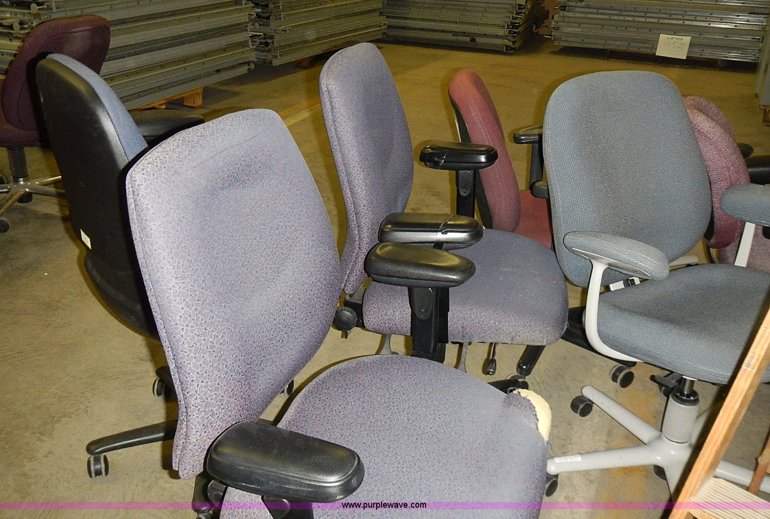 (7) office chairs in Topeka, KS Item AP9076 sold Purple Wave