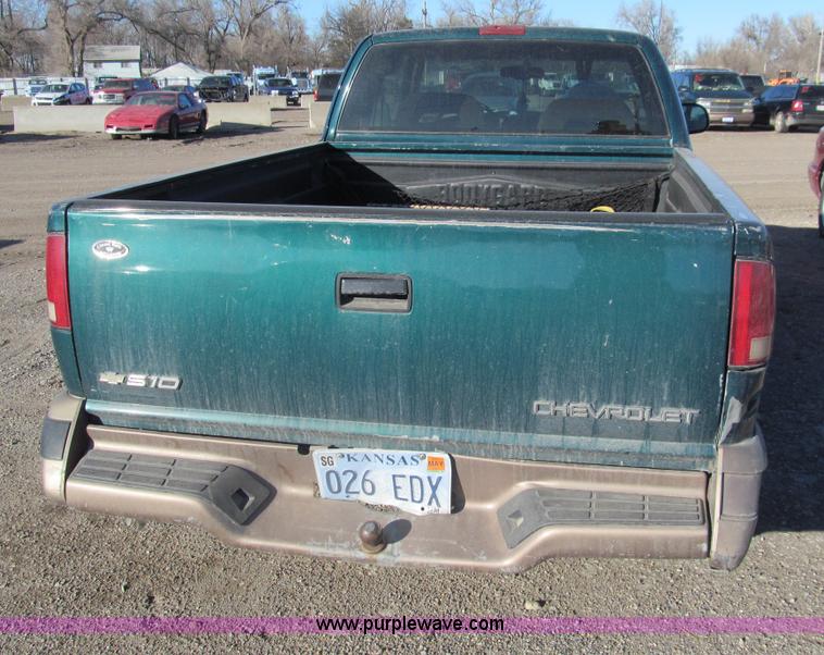 image for item AY9881 1997 Chevrolet S10 LS Ext. Cab pickup truck