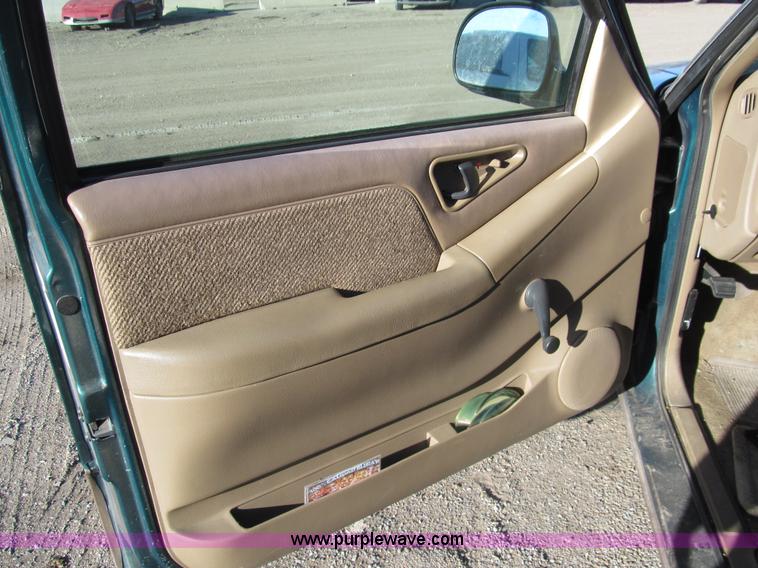 image for item AY9881 1997 Chevrolet S10 LS Ext. Cab pickup truck