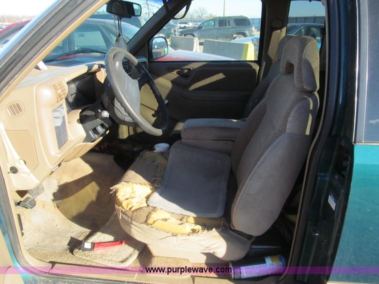 image for item AY9881 1997 Chevrolet S10 LS Ext. Cab pickup truck