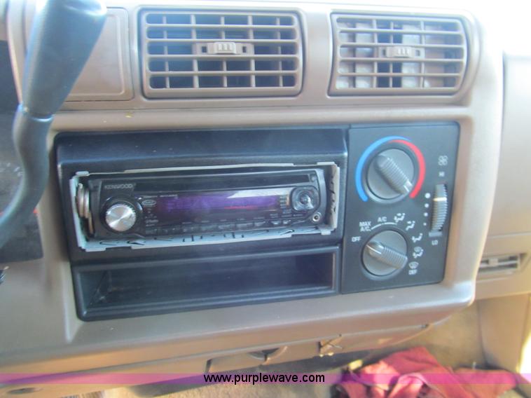 image for item AY9881 1997 Chevrolet S10 LS Ext. Cab pickup truck